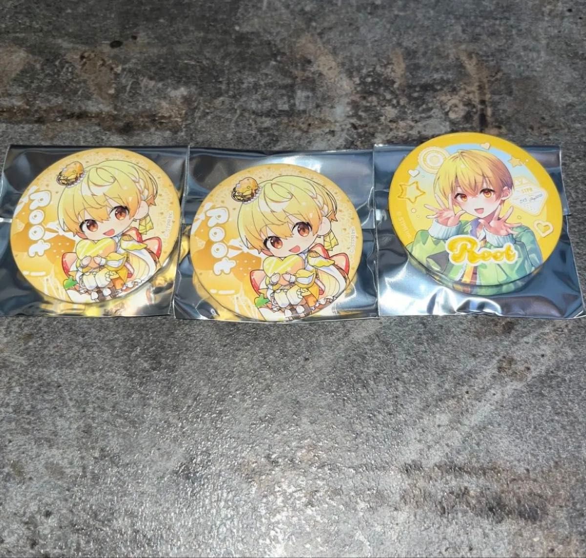 すとぷり　さとみくん　サンリオ缶バッジ すとぷり さとみ さとみくん 等身 缶バッジ 2021にゅーいやーver