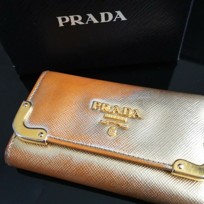 ※難あり PRADA キーケース ゴールド サフィアーノ