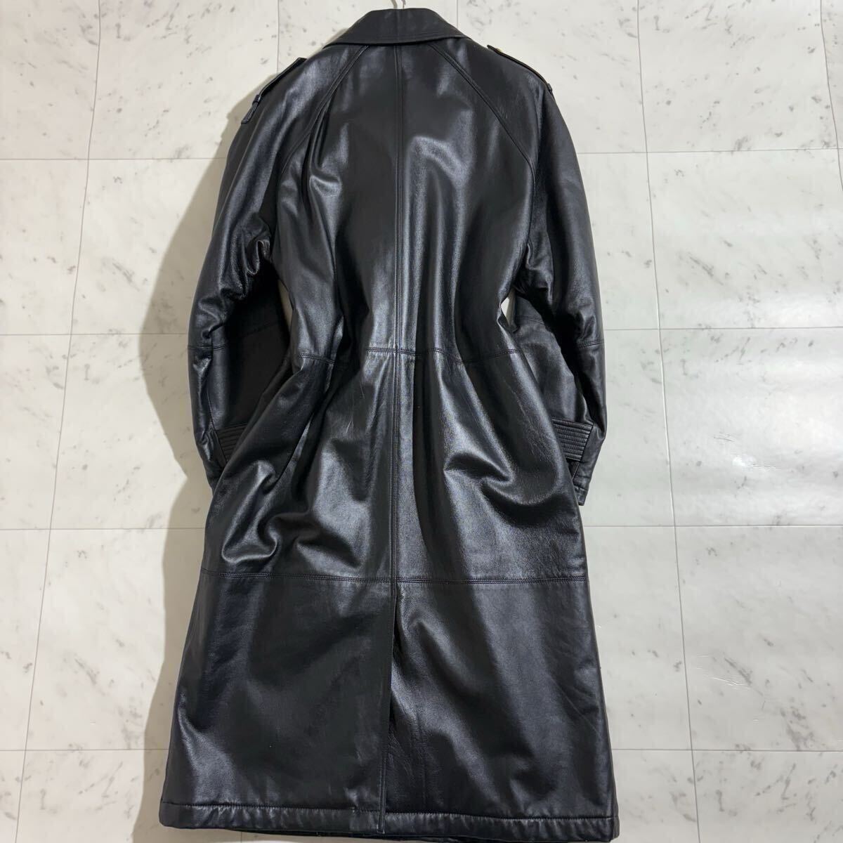 VERSACE『上顧客限定!!!シークレットモデル!!!』ヴェルサーチ◇定価100万相当◇極美品◎50サイズ XL レザー中綿トレンチコート 金ボタン 黒_画像6