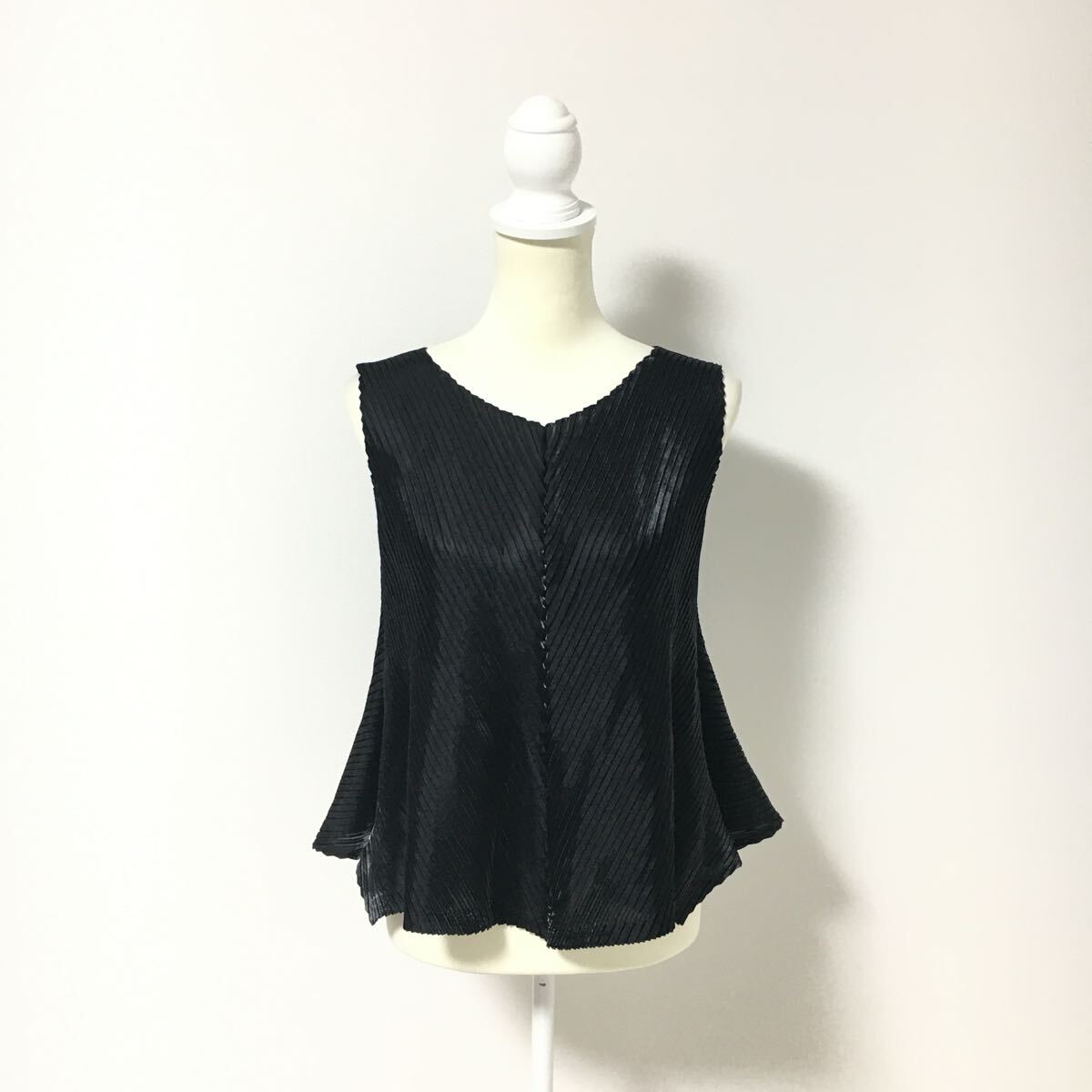 美品　ISSEY MIYAKE イッセイミヤケ　プリーツ　トップス　送料無料_画像1