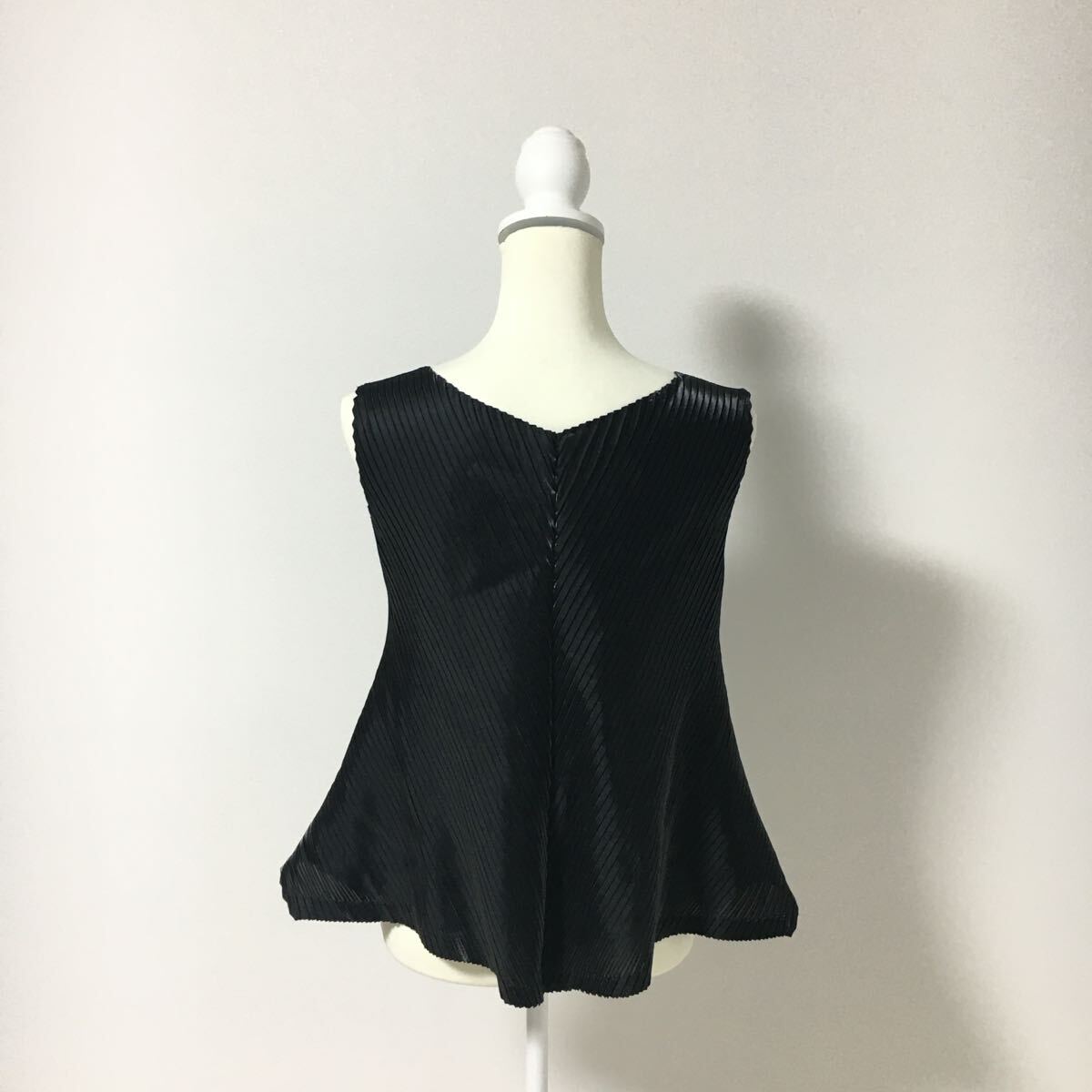 美品　ISSEY MIYAKE イッセイミヤケ　プリーツ　トップス　送料無料_画像2