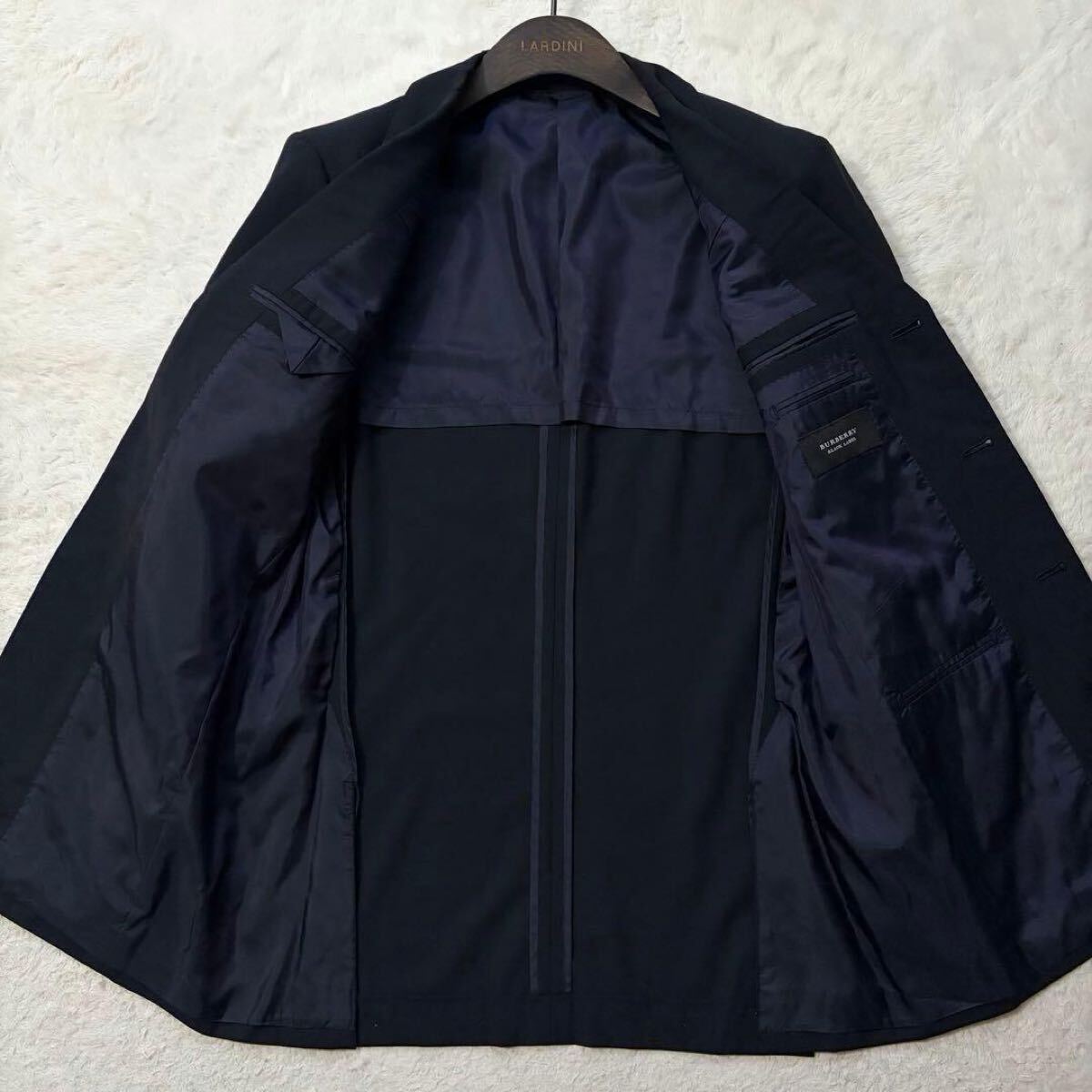 【紳士の佇まい 美品】バーバリーブラックレーベル スーツ セットアップ ラムウール100% 裏地ホースロゴ総柄 濃紺 ネイビー Lサイズ 希少_画像3