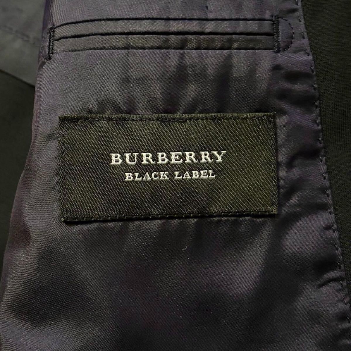 【紳士の佇まい 美品】バーバリーブラックレーベル スーツ セットアップ ラムウール100% 裏地ホースロゴ総柄 濃紺 ネイビー Lサイズ 希少_画像4