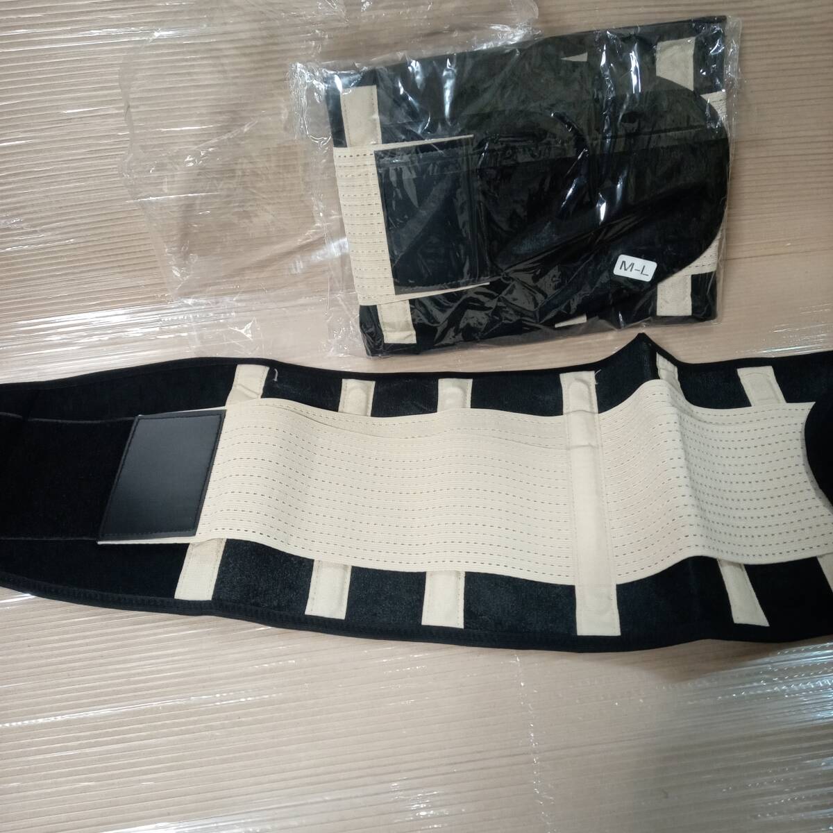 (B-3)腰痛・腰用ベルト 3点締めタイプ サイズM-L W64㎝~77㎝ 男女兼用 2枚セット 全国送料無料!! _画像4