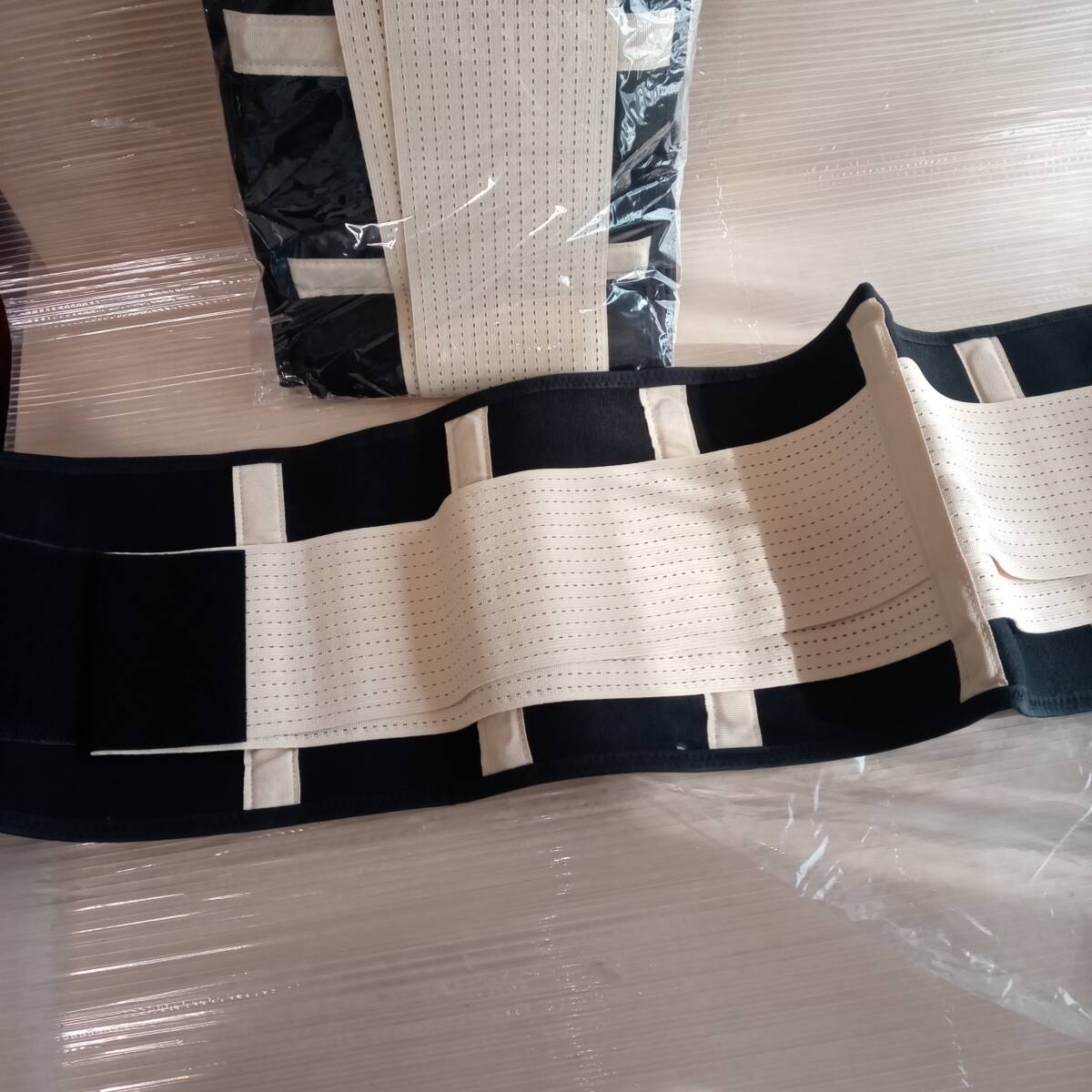 (B-2)腰痛・腰用ベルト サイズLL-3L W77㎝~93㎝ 3点締めタイプ 男女兼用 2枚セット 全国送料無料!! _画像4