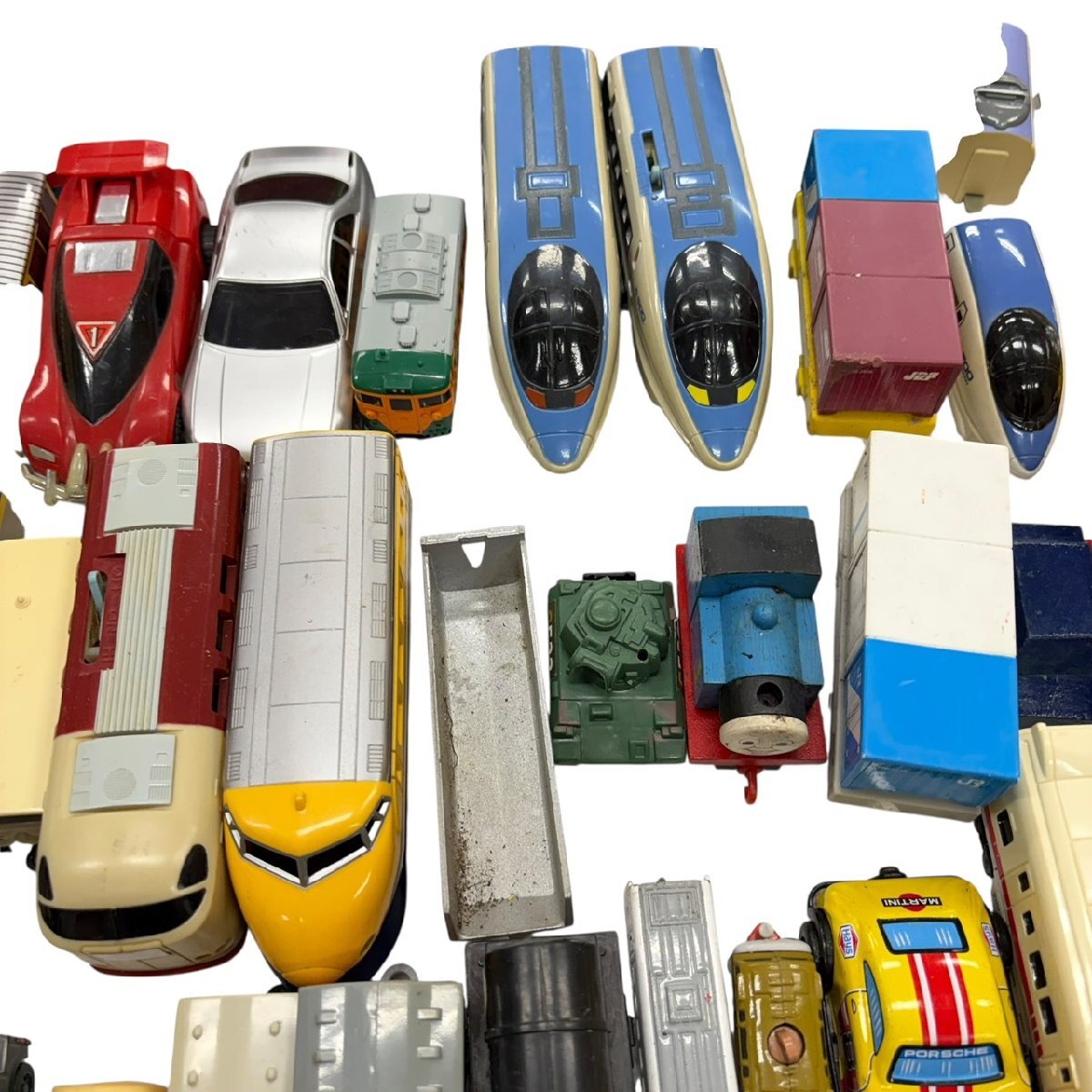 1円スタート おもちゃ 大量まとめ トミカ チョロQ 等 自動車 乗用車 レーシングカー トラック オートバイ ミニカー 動作未確認_画像6