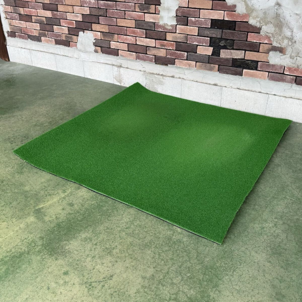 EKK3 ゴルフ練習用マット 1500×1500 人工芝 業務用 プロ用 ゴルフマット スタンスマット 業務用マット 高品質 中古 ショットマット_画像1