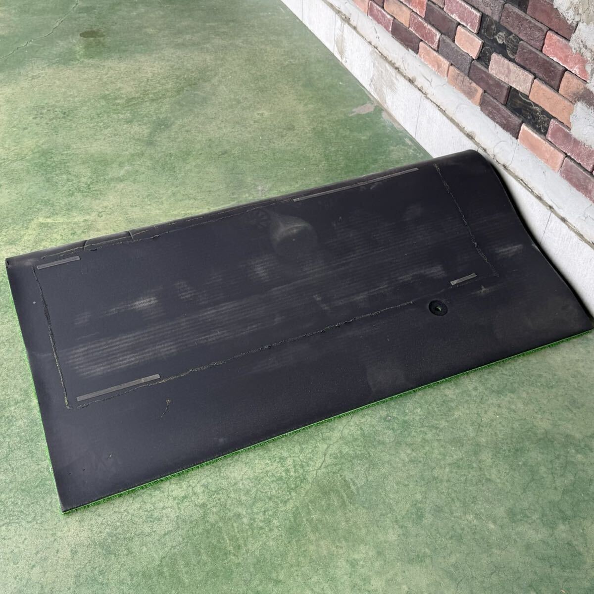 EKK3 ゴルフ練習用マット 1500×1500 人工芝 業務用 プロ用 ゴルフマット スタンスマット 業務用マット 高品質 中古 ショットマット_画像9