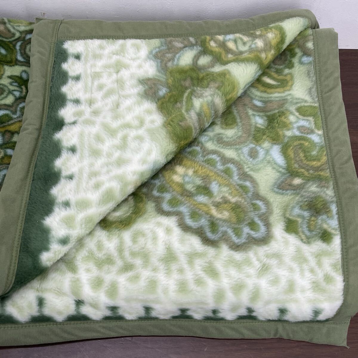 EEK52 未使用 西川の毛布 AN-56 シングル S 140 × 200cm 2030-69133 GR グリーン 緑 西川リビング 寝具 花柄 掛け毛布_画像7