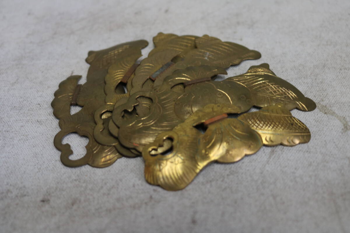 【伊董】c174.アンティーク!デットストック!古い時代箪笥の部品飾り金具宝尽くし金具真鍮製未使用5枚セット #時代箪笥の金具 #真鍮製_画像2