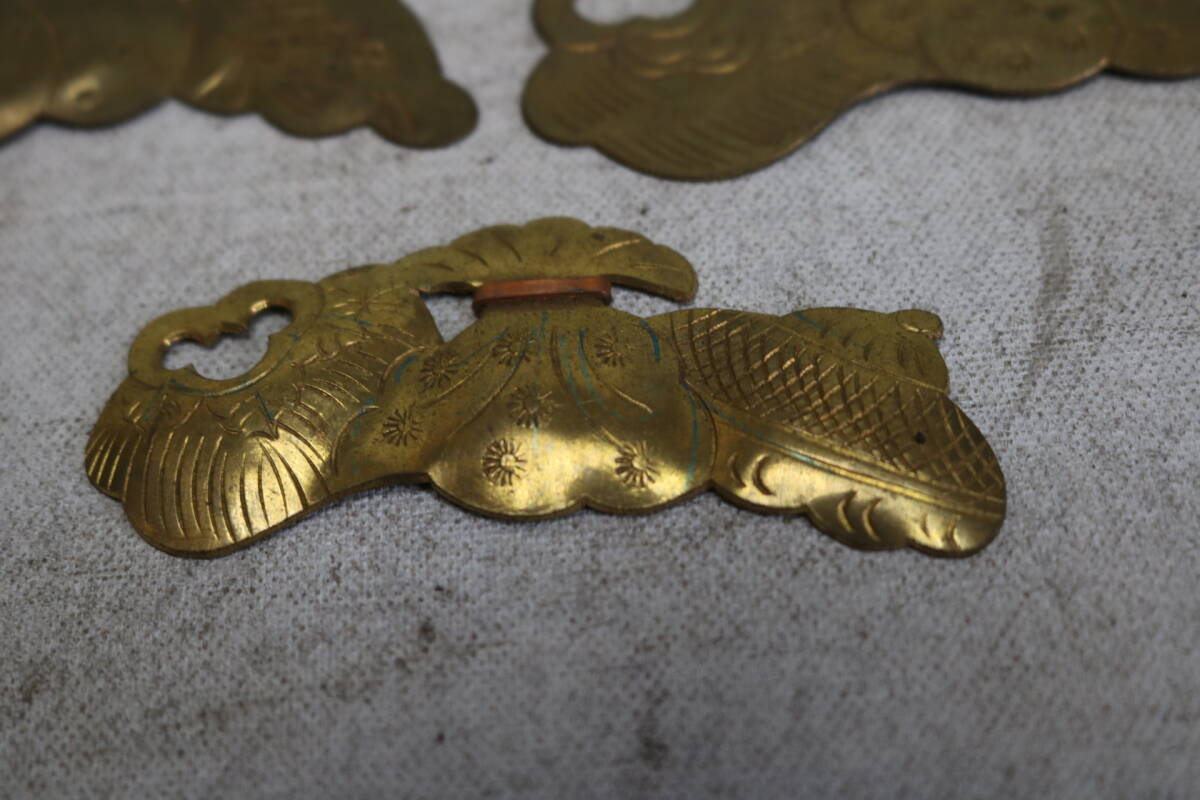 【伊董】c174.アンティーク!デットストック!古い時代箪笥の部品飾り金具宝尽くし金具真鍮製未使用5枚セット #時代箪笥の金具 #真鍮製_画像4