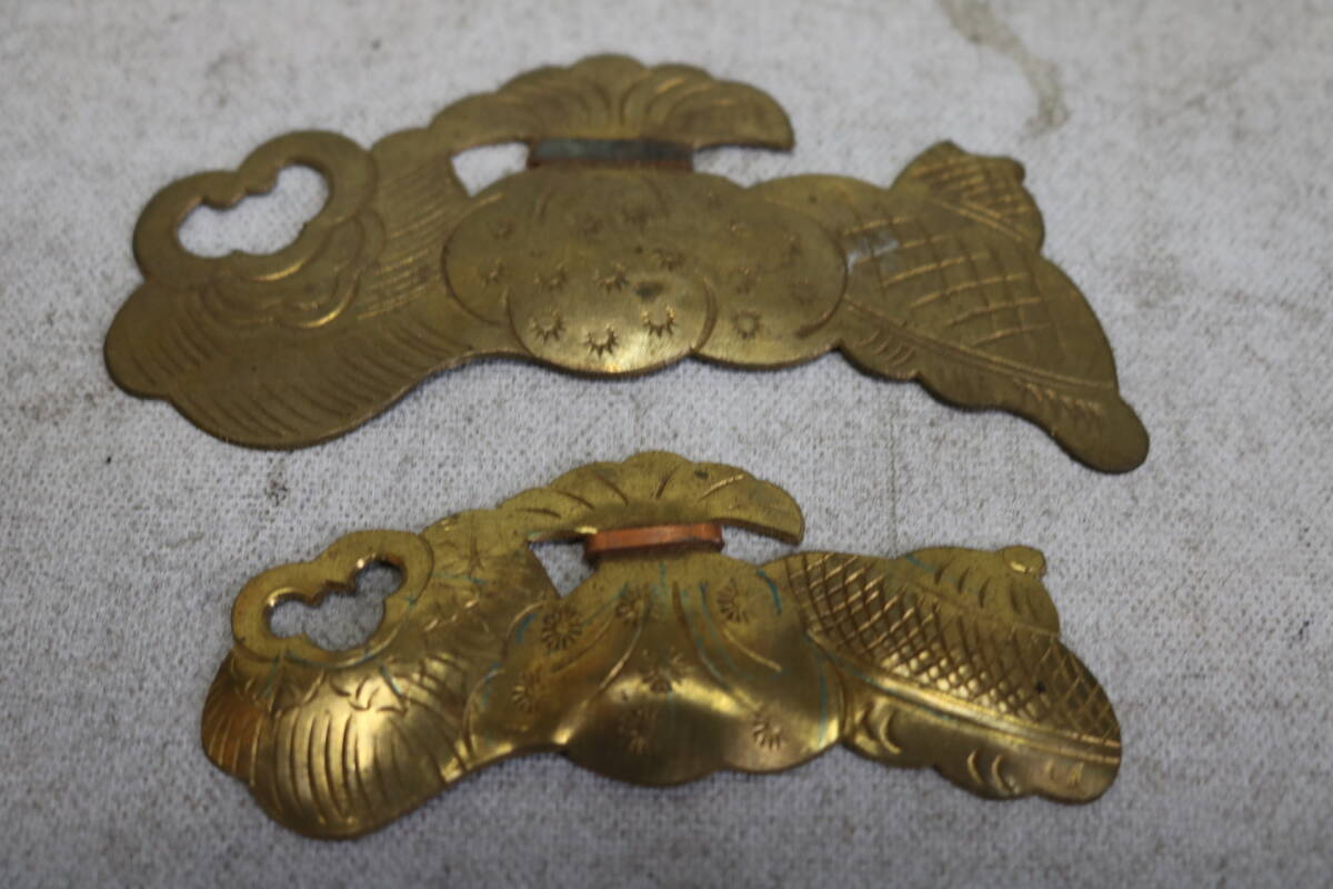 【伊董】c174.アンティーク!デットストック!古い時代箪笥の部品飾り金具宝尽くし金具真鍮製未使用5枚セット #時代箪笥の金具 #真鍮製_画像5