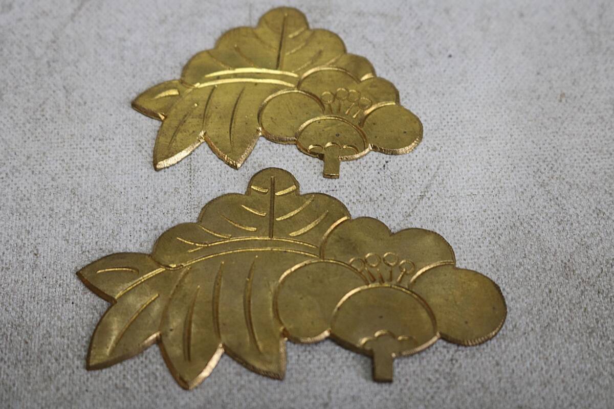 【伊董】c175.アンティーク!デットストック!古い時代箪笥の部品飾り金具5枚セット松竹梅金具真鍮製未使用 #仙台箪笥 #時代箪笥の金具_画像4