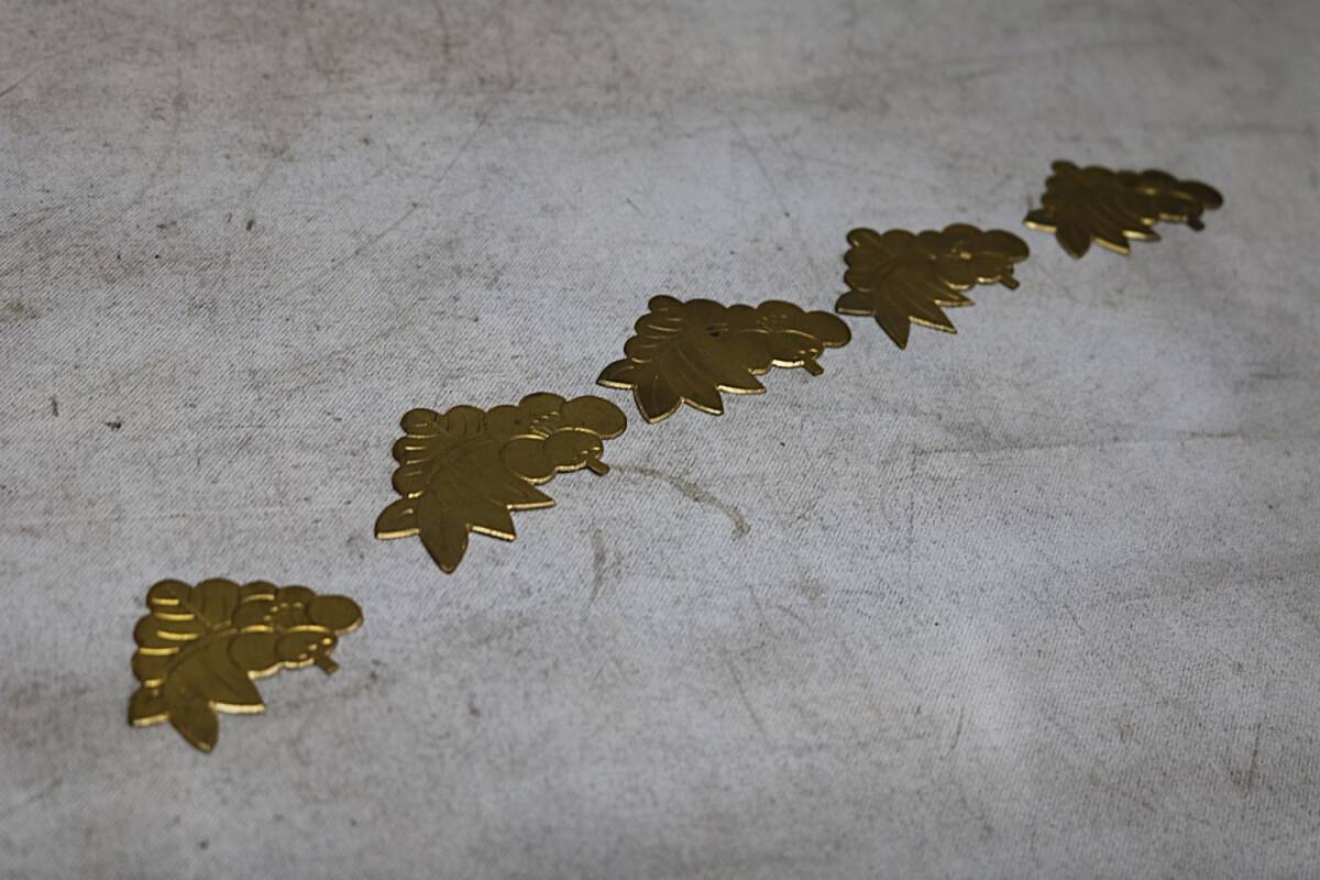 【伊董】c175.アンティーク!デットストック!古い時代箪笥の部品飾り金具5枚セット松竹梅金具真鍮製未使用 #仙台箪笥 #時代箪笥の金具_画像5