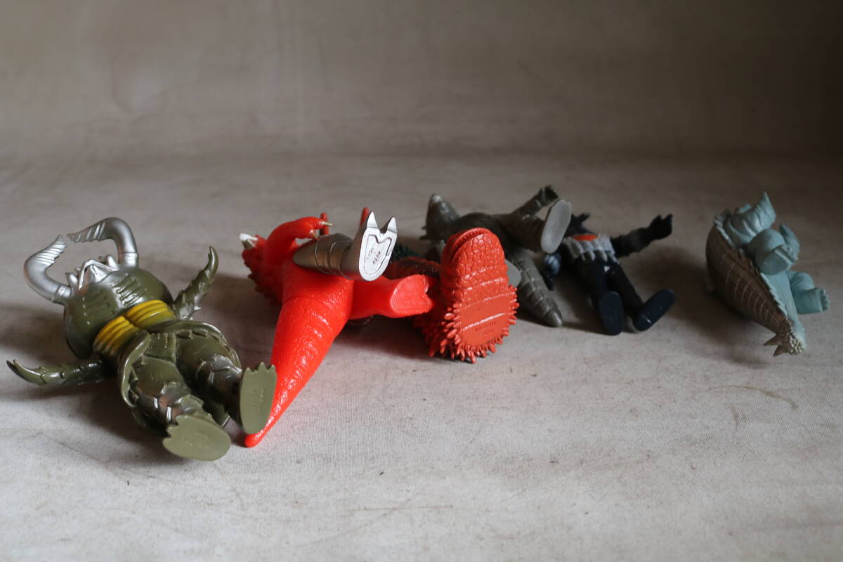 【伊董】c177.アンティーク!昭和レトロ!古いソフトビニール人形ウルトラマン怪獣6体セット円谷プロBANDAI JAPAN #特撮_画像8