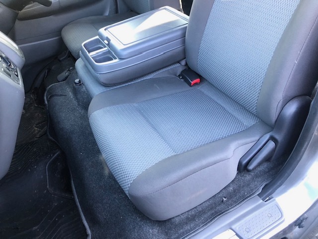 H27年 E26 VW6E26 キャラバン バン DX NV350 助手席 コンソール エンジンフード 中古品 即決 800408 251126 TK_画像3