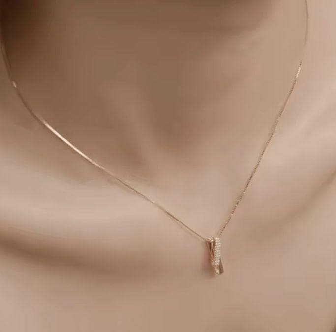  прекрасный простой Cross дизайн Gold колье 