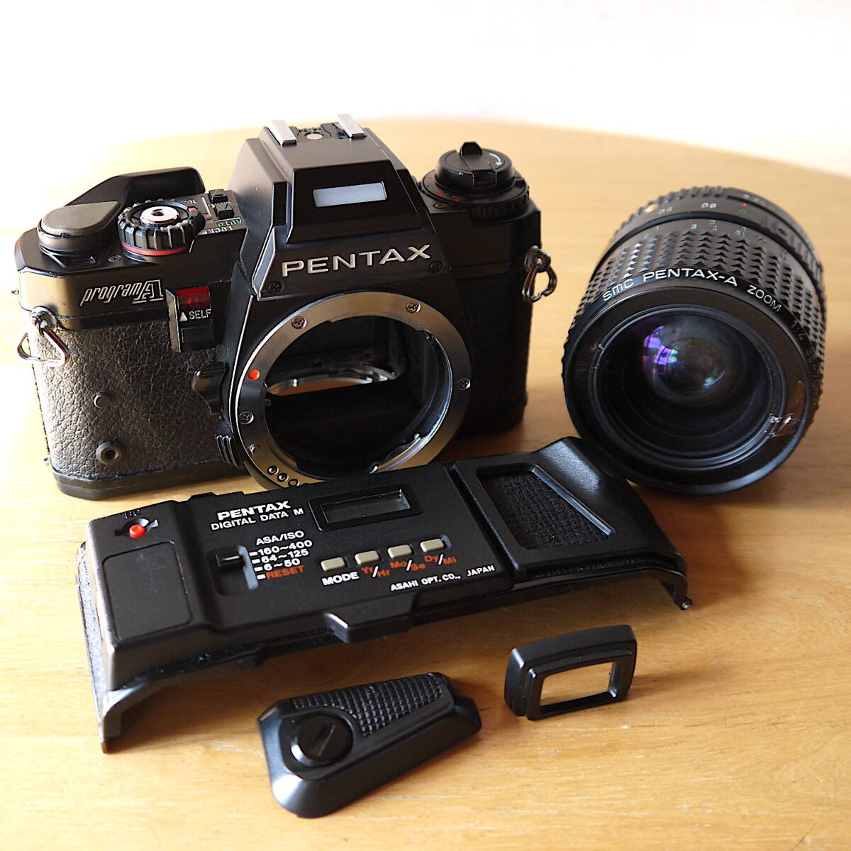 PENTAX program A　ペンタックス プログラム A フル装備　PENTAX-M 1：4 35～70mmレンズ　データパック付属〈 1984年発売 〉日本製　美品_画像4