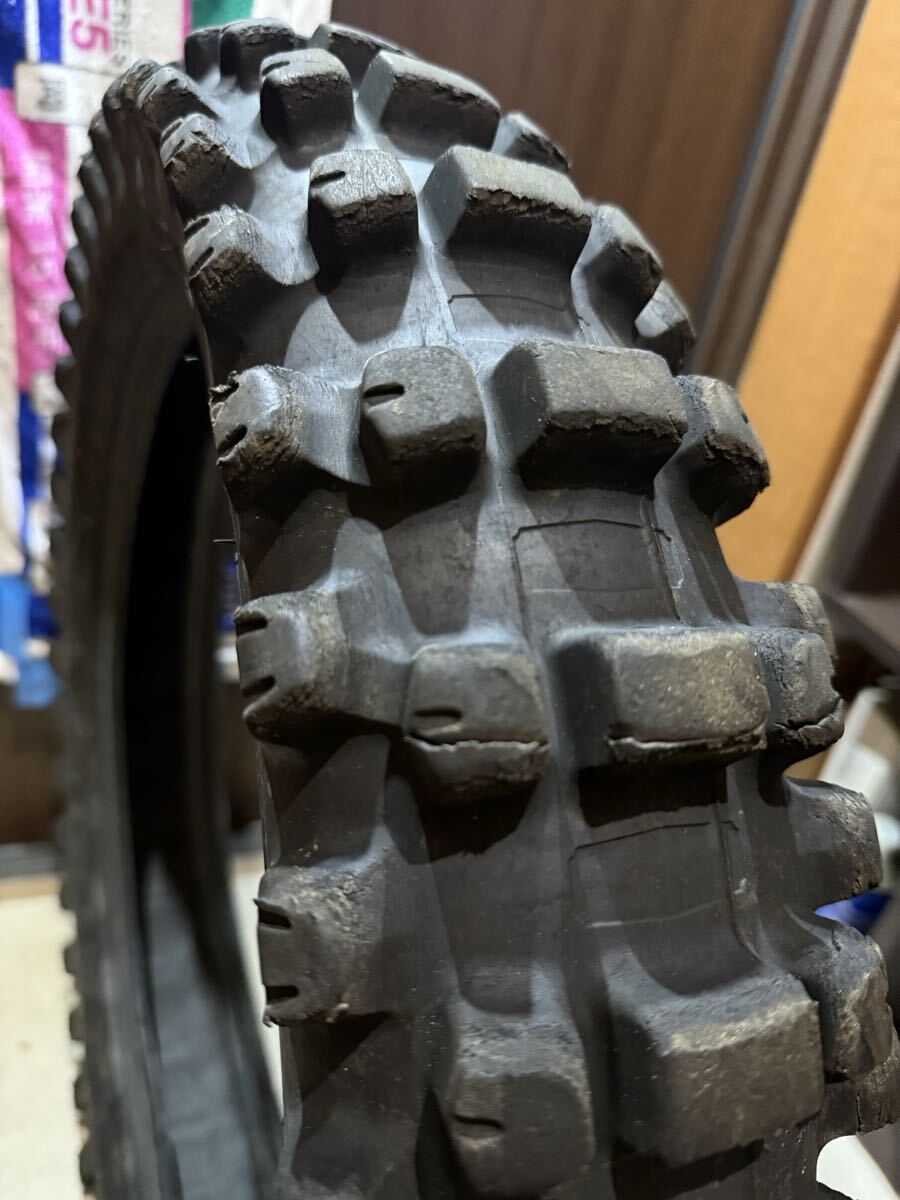 中古MCタイヤ 2025年製造 DUNLOP GEOMAX AT81EX 110/100-18 ダンロップ ジオマックス 110 100 18 2325 A4010_画像4