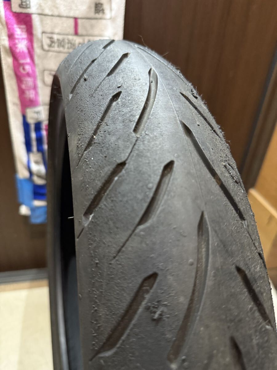 中古MCタイヤ 2022年製造 DUNLOP SPORTMAX GPR-300 110/70R17 ダンロップ スポーツマックス 110 70 17 2222 A4018_画像5