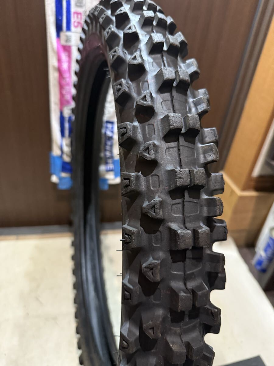 中古MCタイヤ 2025年製造 BRIDGESTONE BATTLECROSS E50 90/90-21 ブリヂストン バトルクロス 90 90 21 1125 A4020_画像7