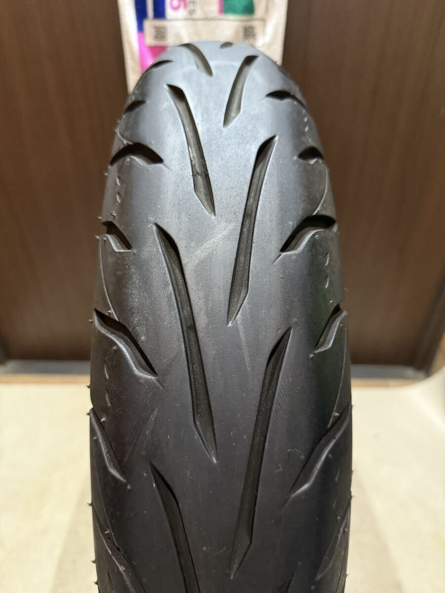 中古MCタイヤ 2023年製造 DUNLOP ARROWMAX GT601 130/70-18 ダンロップ アローマックス 130 70 18 4923 A4036_画像1