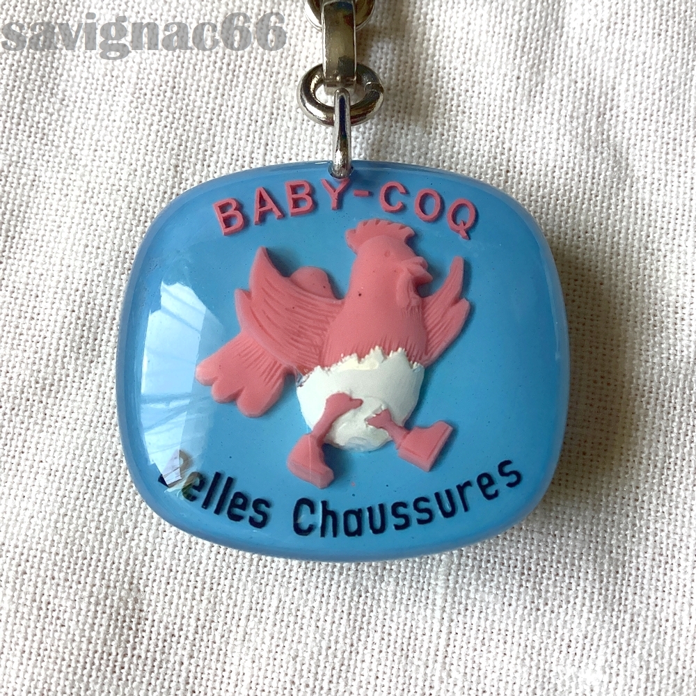 60年代 フレンチキーホルダー ブルボン BABY COQ ニワトリ 鶏 子供靴 ★ 60s フランス vintage カントリー アンティーク チャーム 蚤の市_画像1