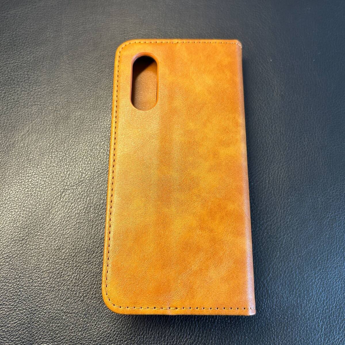 2点セット arrows We2 F-52E FCG02 レザーケース ライトブラウン+ガラスフィルム 手帳型 保護ガラス カード収納 アローズ_画像3