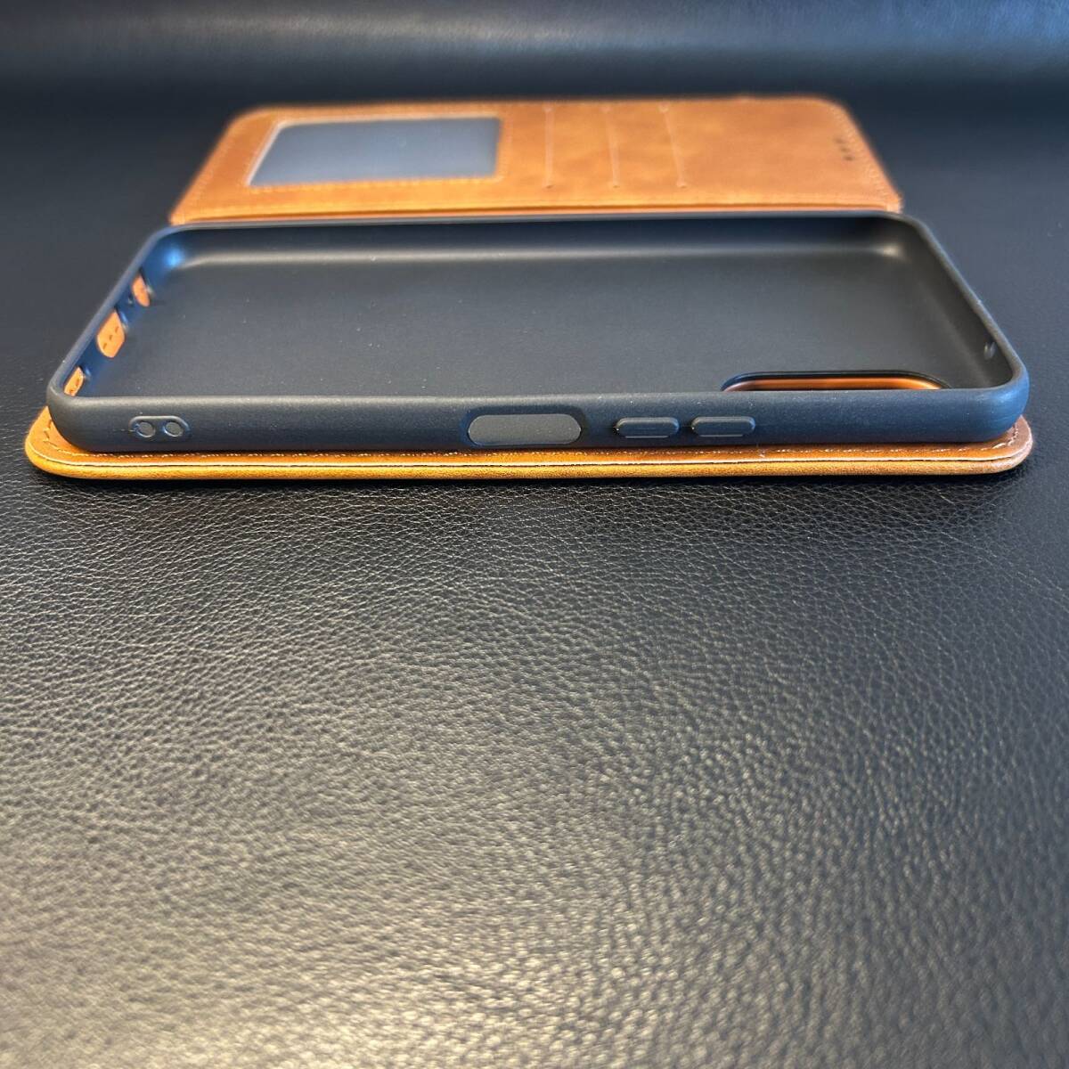 2点セット arrows We2 F-52E FCG02 レザーケース ライトブラウン+ガラスフィルム 手帳型 保護ガラス カード収納 アローズ_画像8