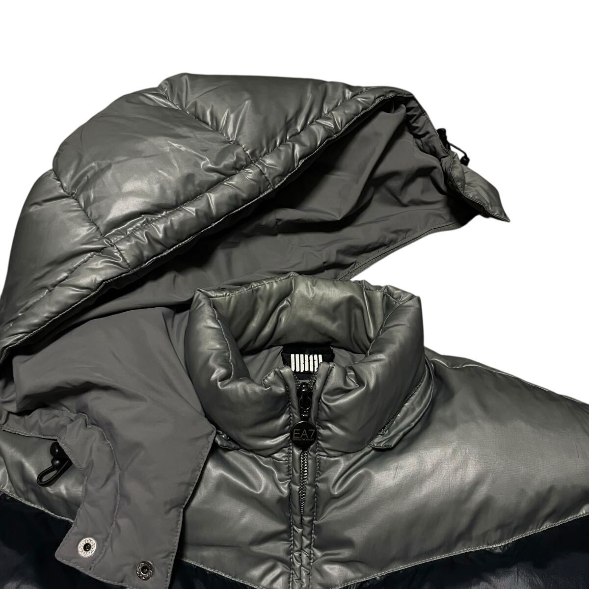 美品/L相当●エンポリオ アルマーニ ダウンジャケット 極暖 ブルゾン ダブルジップ 2way フード着脱 ロゴワッペン 切替　EMPORIO ARMANI_画像5