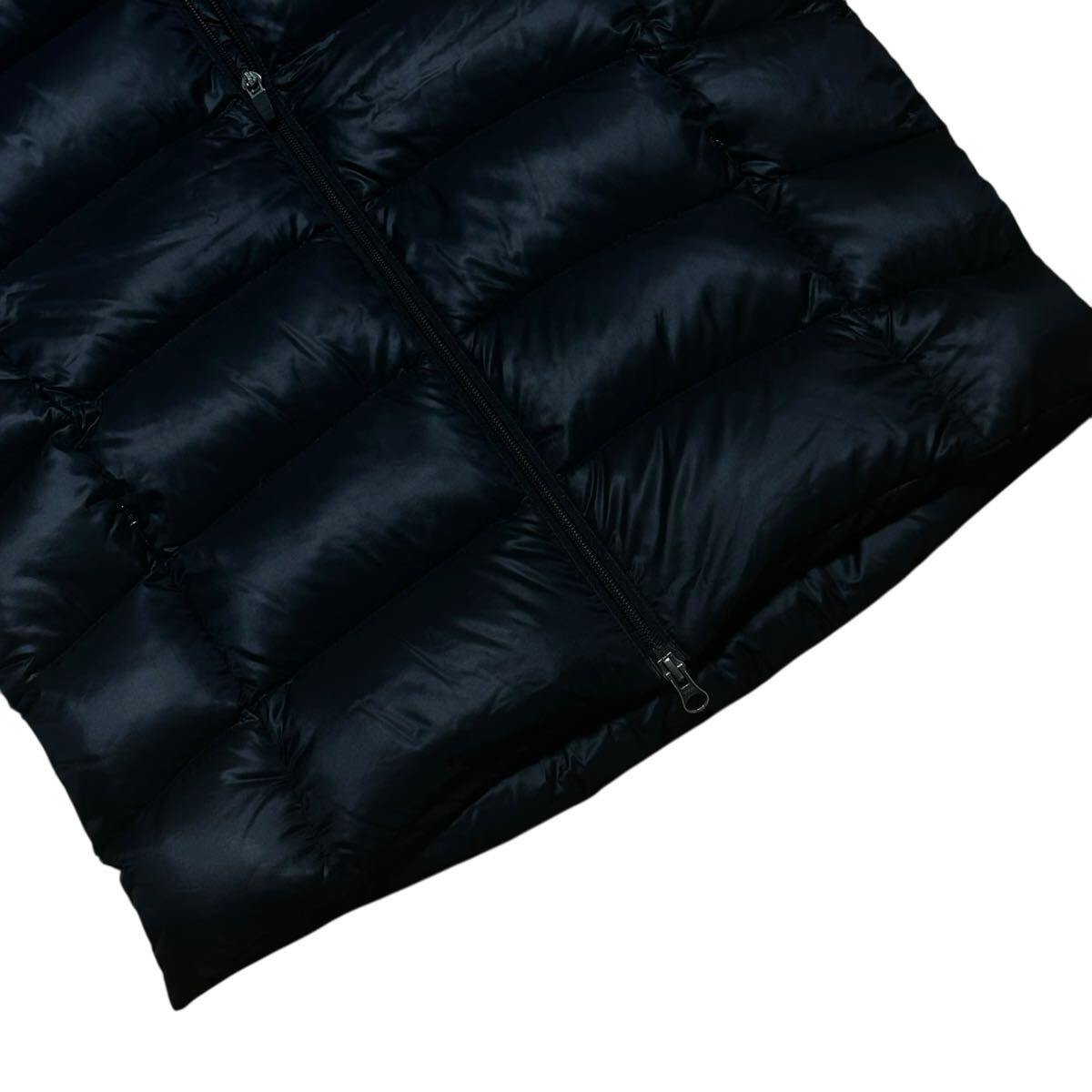 極美品/L相当●エンポリオ アルマーニ ダウンベスト ジャケット ライトアウター EMPORIO ARMANI ダブルジップ 極暖 肉厚　黒 EA7 秋冬　_画像4