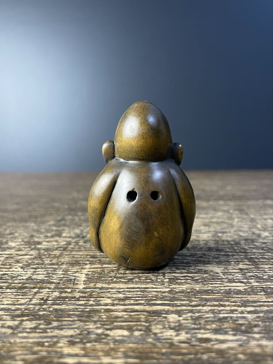  из дерева netsuke bili талон san маленький . скульптура украшение .. предмет дым . inserting дерево гравюра .. меньше bili талон netsuke HC-29