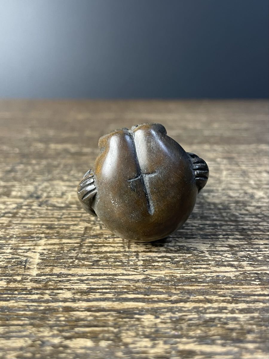  из дерева netsuke bili талон san маленький . скульптура украшение .. предмет дым . inserting дерево гравюра .. меньше bili талон netsuke HC-30