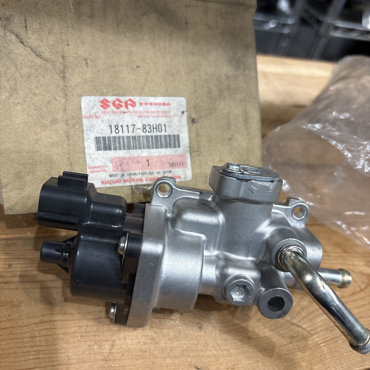 スズキ純正 18117-83H01 アイドルスピードコントロールバルブ ISCバルブ ？新品未使用 _画像1