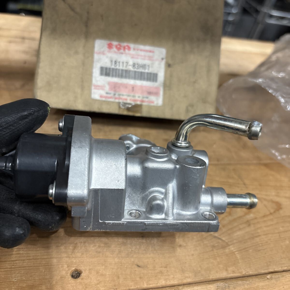 スズキ純正 18117-83H01 アイドルスピードコントロールバルブ ISCバルブ ？新品未使用 _画像2