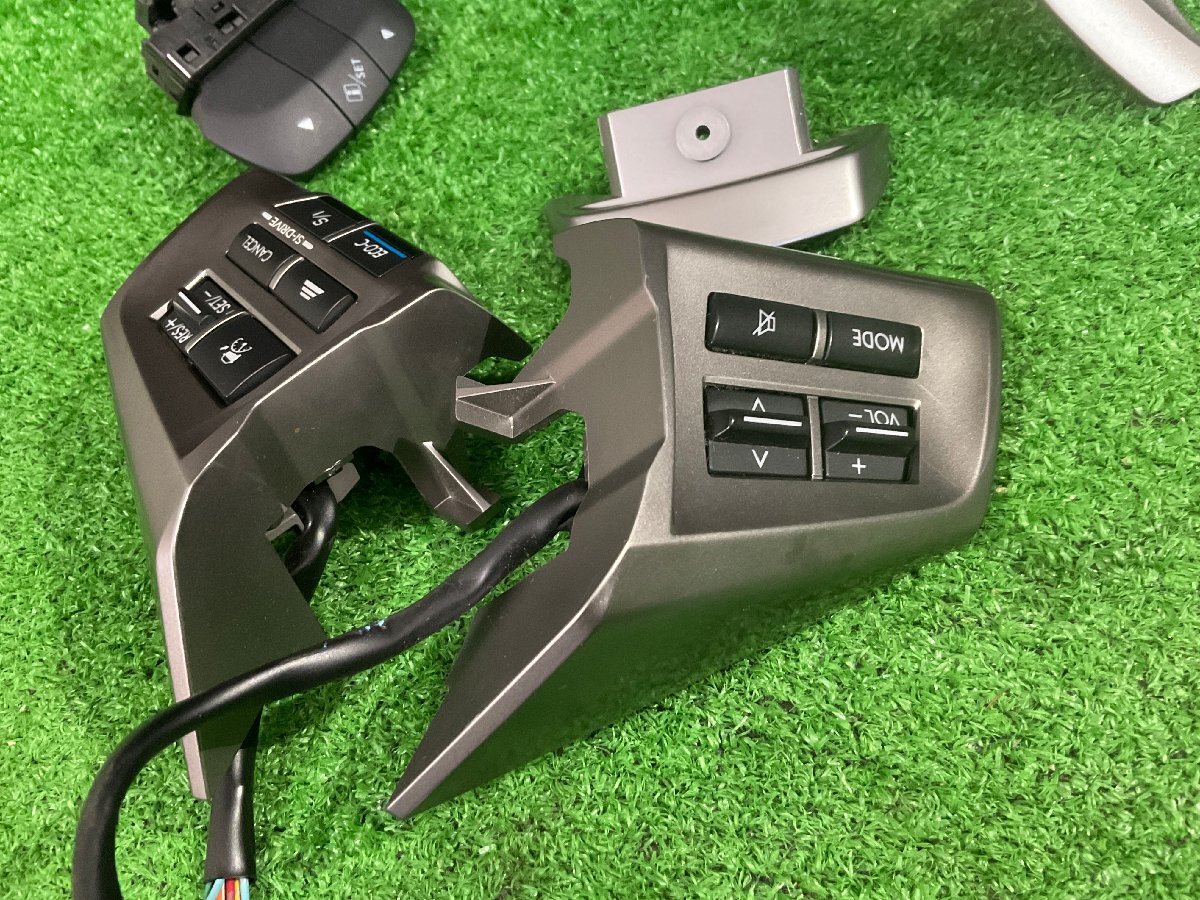 スバル XV GPE 純正 ステアリング リモコンスイッチ 各種操作スイッチ_画像7