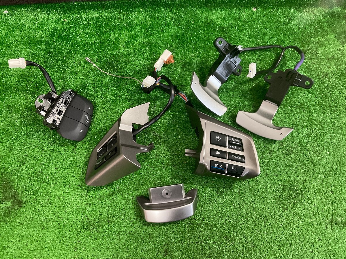 スバル XV GPE 純正 ステアリング リモコンスイッチ 各種操作スイッチ_画像1