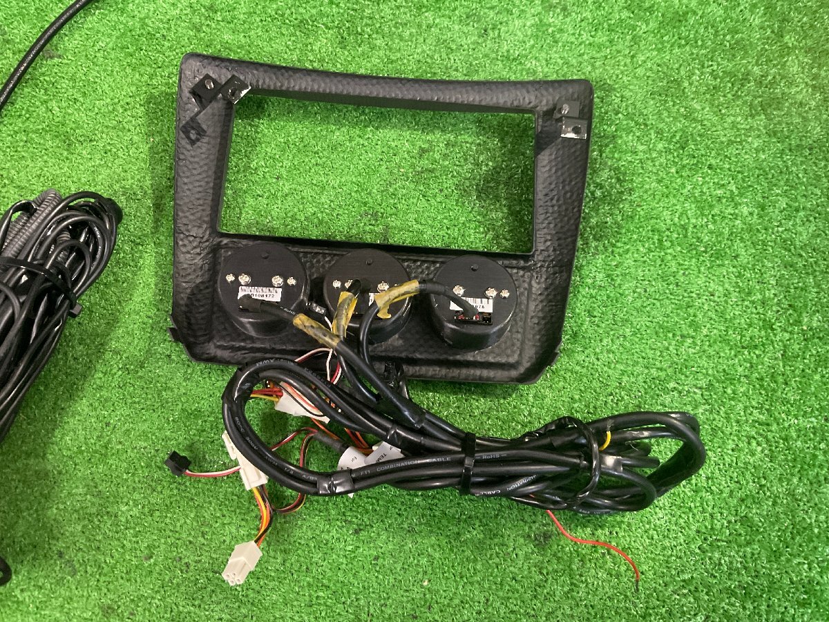 インプレッサ　セダン　WRX-STI　GVF　A-Line　BLITZ　ブリッツ　ブースト　油圧　油温　3連メーター　オーディオパネル　GVB_画像3