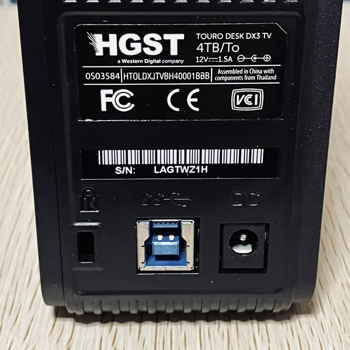 HGST TOURO DESK DX3 TV／4TB USB3.0 外付けHDD【中古品／使用時間：255H】_画像3