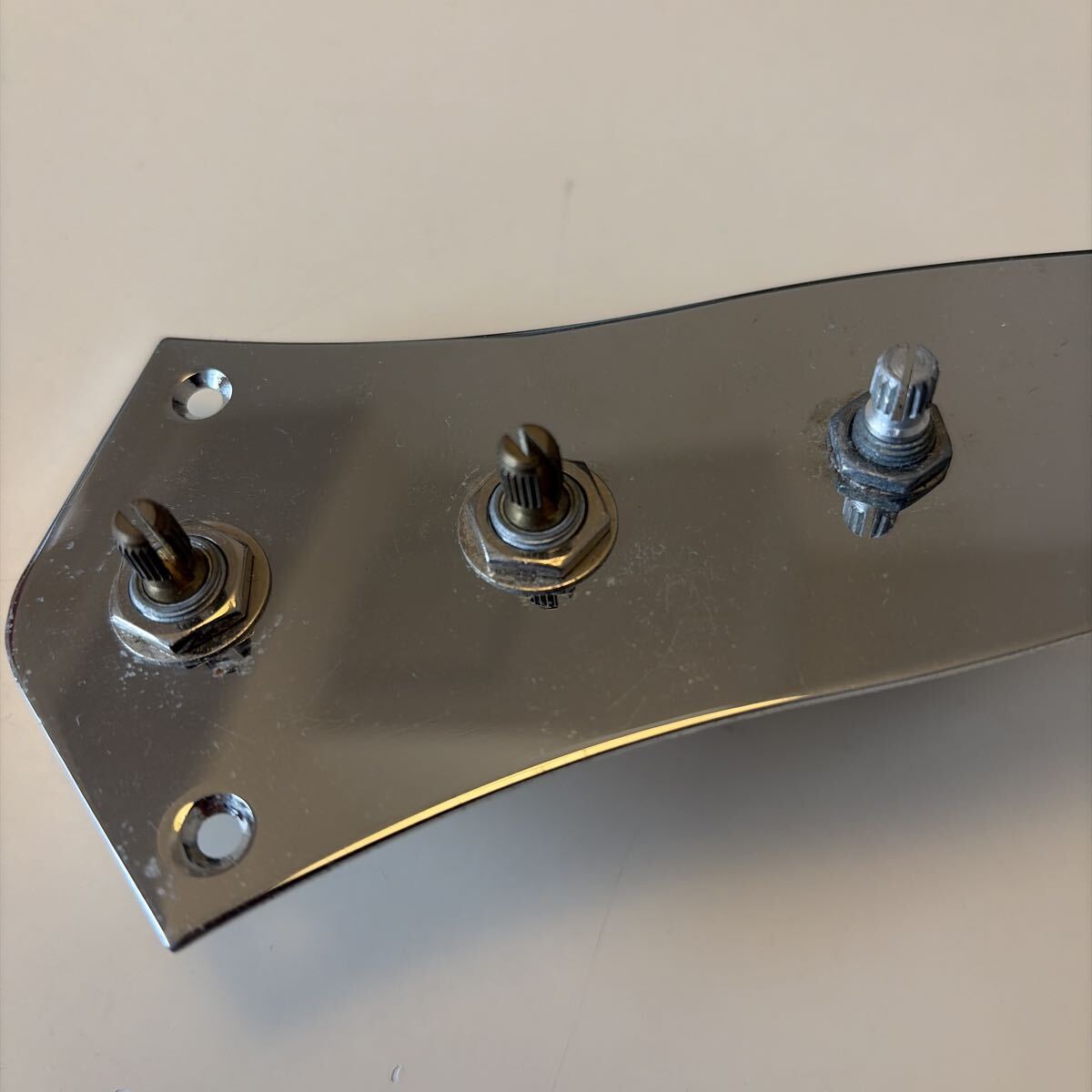 ジャズベース　メタル　コントロール　プレート　アセンブリ_画像2