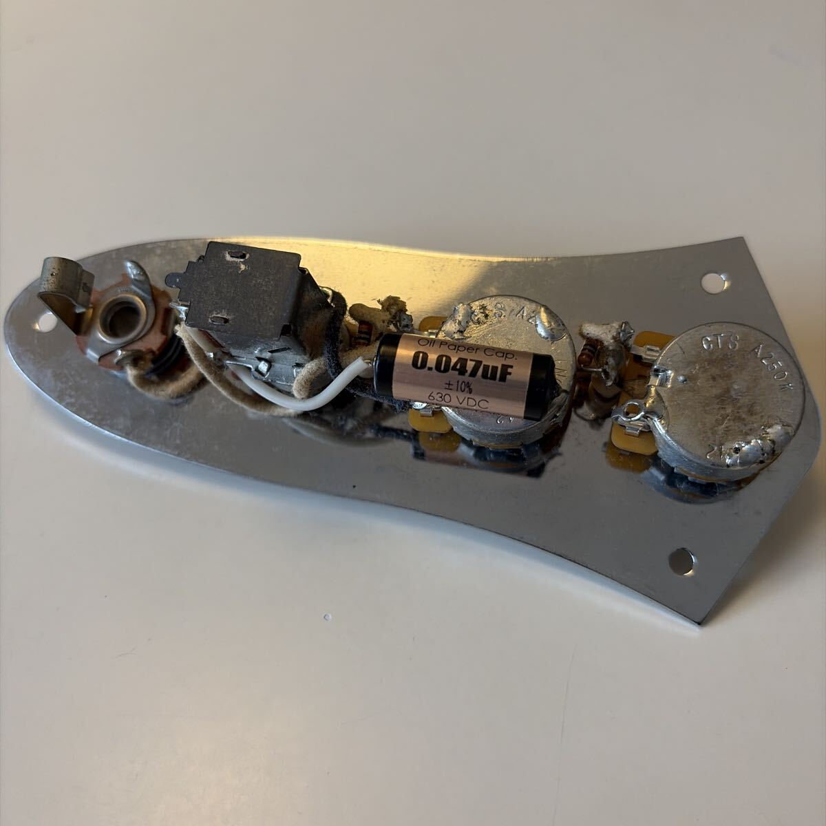 ジャズベース　メタル　コントロール　プレート　アセンブリ_画像4