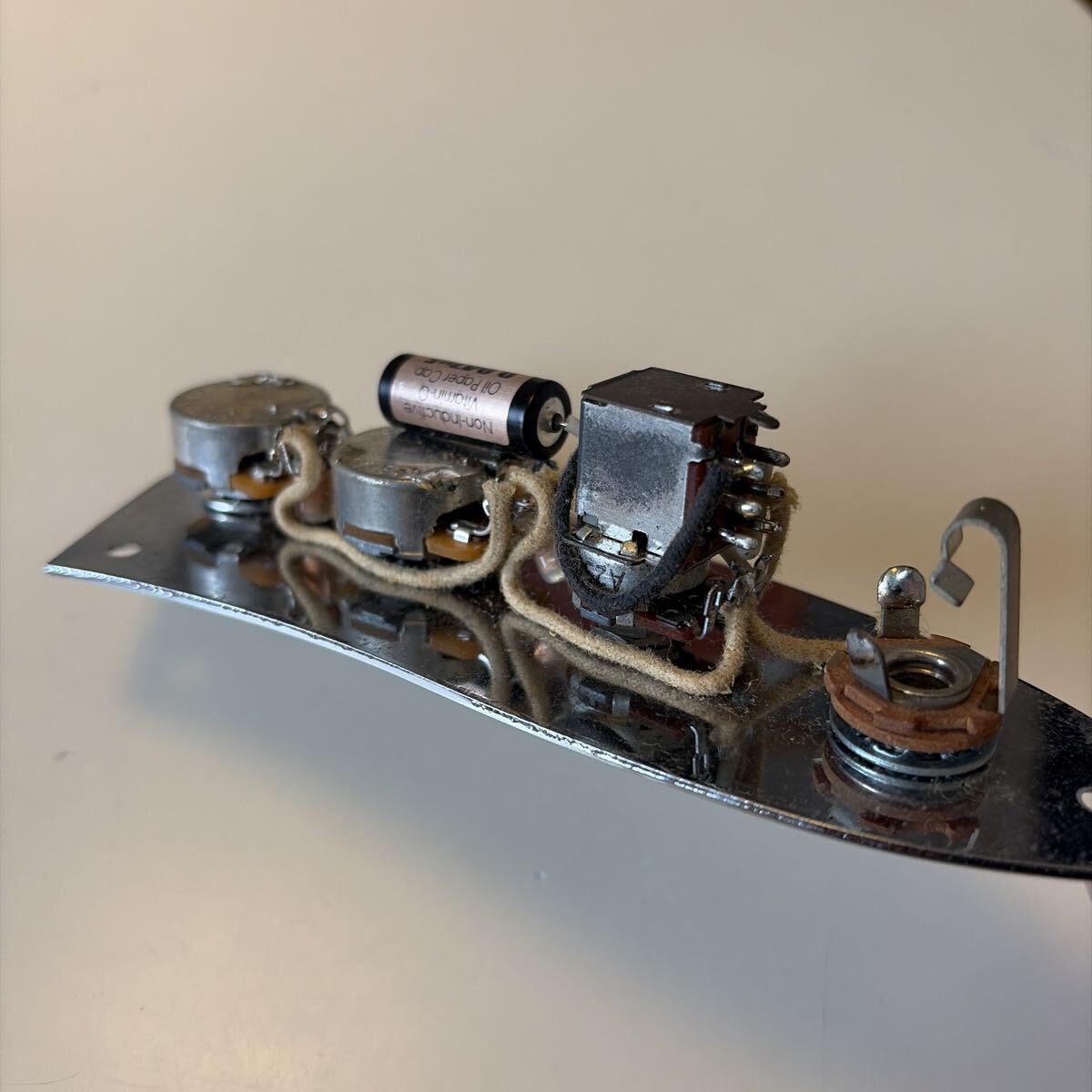 ジャズベース　メタル　コントロール　プレート　アセンブリ_画像7