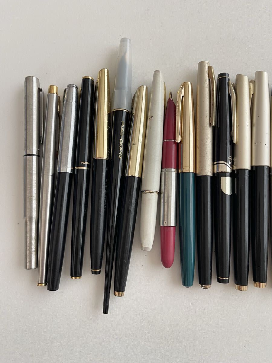 【ジャンク】 筆記用具まとめ　万年筆　ボールペン　万年毛筆　 PILOT PLATINUM PARKER Sailorなど　ペン先21、14K 、18Kなど　現状渡し_画像2