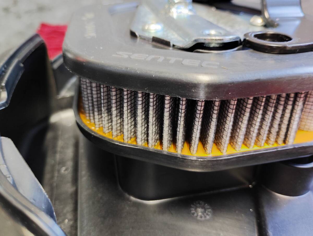 ハーレー　HARLEY-DAVIDSON　エアクリーナー　２０１９年　XL1200CX　から取り外しました。比較的綺麗な状態です。_画像4