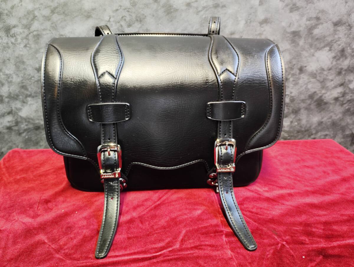 デグナー　DEGNER　サドルバック　DSB-1 サイズ　縦28×横36×幅14(cm)　容量９L　素材シンセティックレザー_画像1