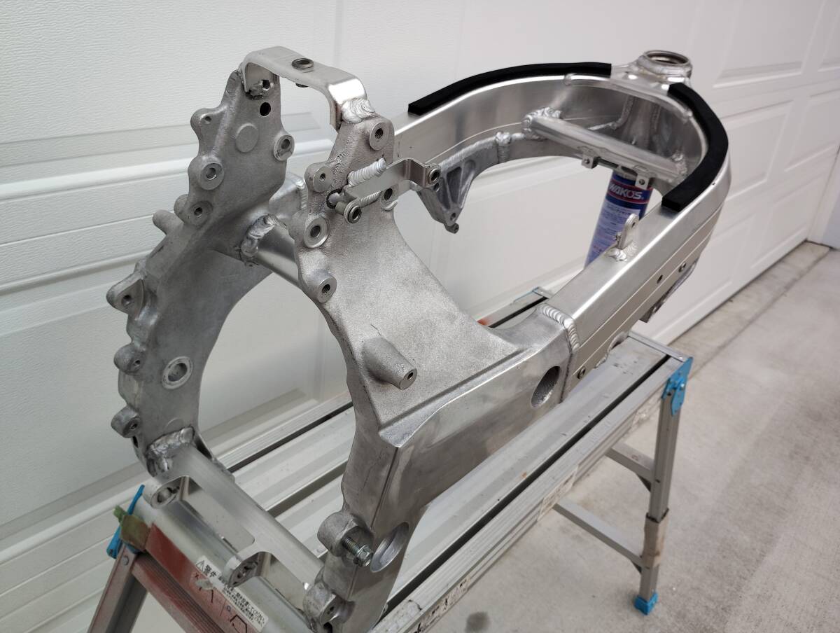 HONDA ホンダ　VFR750R　RC30　フレーム　メインフレーム　書類無し　レースにて使用しておりました。_画像6