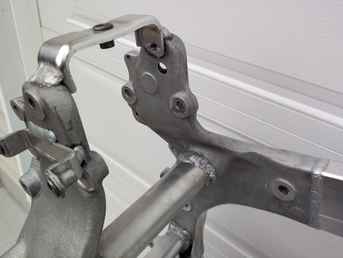 HONDA ホンダ　VFR750R　RC30　フレーム　メインフレーム　書類無し　レースにて使用しておりました。_画像9