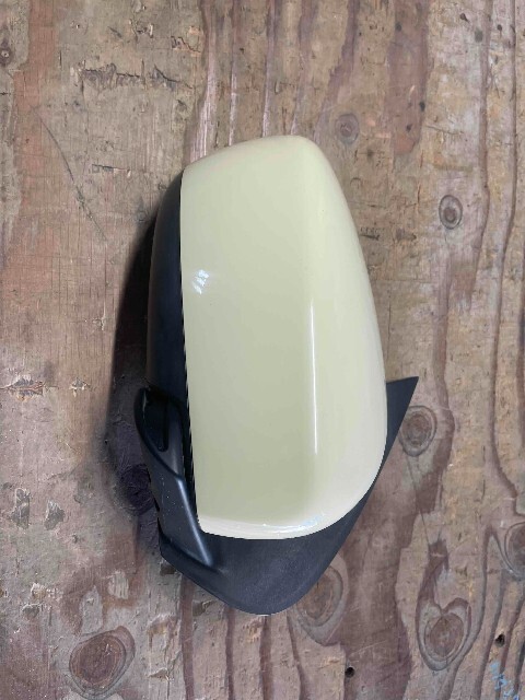 スズキ アルト 右 ドアミラー　HA36S ZVG （BL12964）_画像1