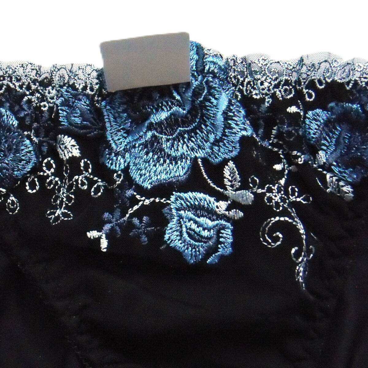 SANEI ゴージャスフラワー ショーツ LL サンエイ 上品さ&華やかさが絶妙 豪華なローズ刺繍レース 薔薇 パンツ ブラック×ブルー 新品送料込_画像4