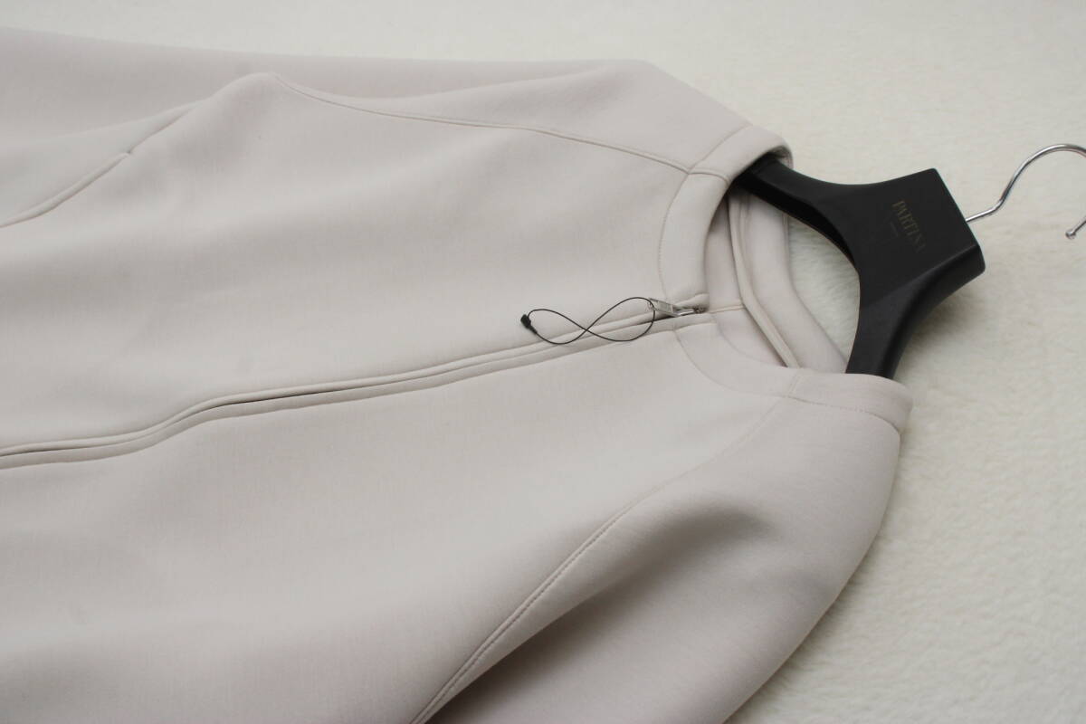 6537 新品 ダンボールノーカラーZIPブルゾン グレージュ38サイズ_画像2